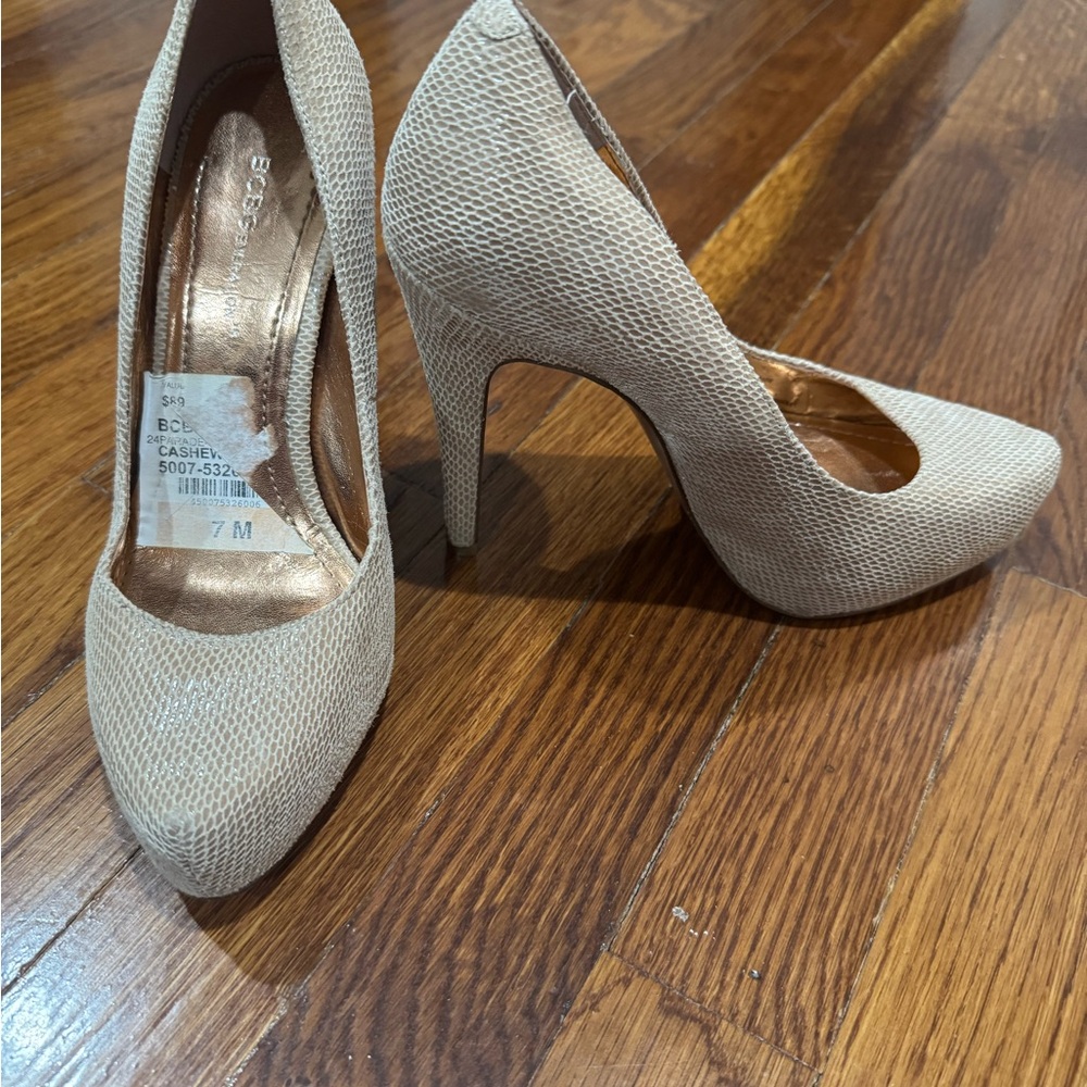 BCBGMaxAzria Women's Textured Cream Heels